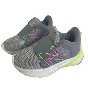 NEW BALANCE TODDLER SHOES SLIDE ON SIZE 5.5 GRAY NEON LIGHT WEIGHT VERSATILE